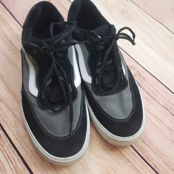 Vans Skateboarding Shoes‎ Mens Size 12 Black White Low Top Suede Canvas PopCush